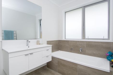 Photo of property in 61 Harding Drive, Papamoa Beach, Papamoa, 3118