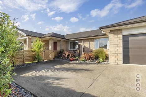 Photo of property in 124 Pohutukawa Parade, Riverhead, 0820