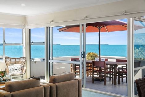 Photo of property in 58 Rothesay Bay Road, Rothesay Bay, Auckland, 0630