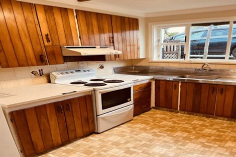 Photo of property in 37 Creswick Terrace, Northland, Wellington, 6012