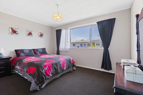 Photo of property in 5 Newbury Place, Waitara, 4320