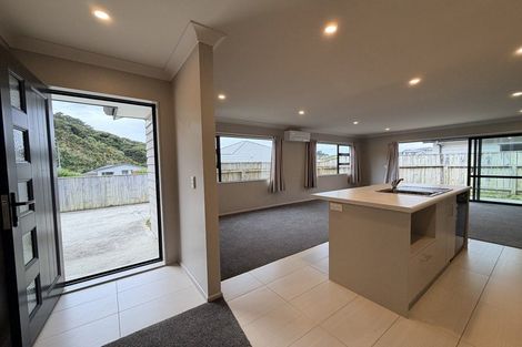 Photo of property in 27 Moonsail Drive, Whitby, Porirua, 5024