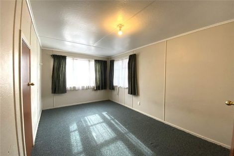 Photo of property in 13 Keeling Road, Henderson, Auckland, 0612