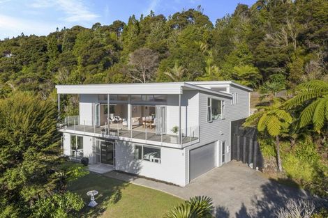 Photo of property in 188 Scenic Drive, Titirangi, Auckland, 0604
