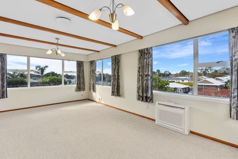 Photo of property in 2/256 Courtenay Street, Strandon, New Plymouth, 4312
