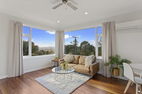 Photo of property in 2 Fairmount Road, Titirangi, Auckland, 0604