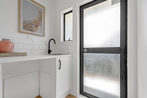 Photo of property in 2/17 Kent Road, Manurewa, Auckland, 2102