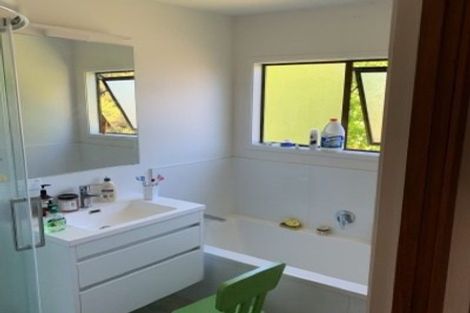 Photo of property in 4/18a Neal Avenue, Glenfield, Auckland, 0629