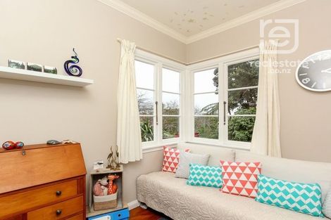 Photo of property in 3 Ngaio Street, Strandon, New Plymouth, 4312