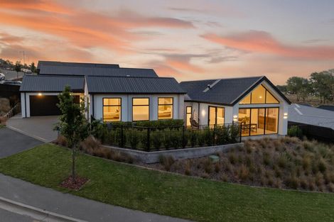 Photo of property in 6 Round Hill Rise, Cracroft, Christchurch, 8022