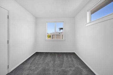 Photo of property in 28 Hunter Street, Hawera, 4610