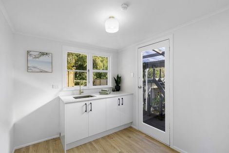 Photo of property in 48 Kamahi Street, Stokes Valley, Lower Hutt, 5019