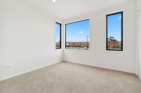 Photo of property in 15 Te Tihi Street, Wiri, Auckland, 2104