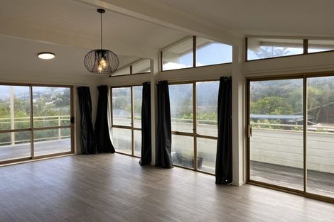 Photo of property in 17 Sea Vista Avenue, Beach Haven, Auckland, 0626