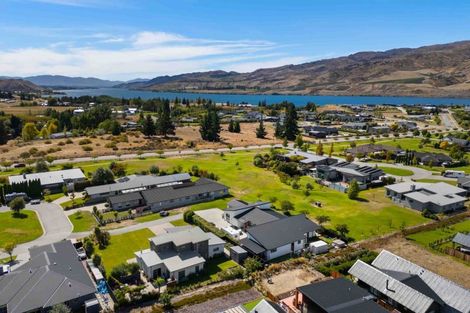 Photo of property in 10 Kowhai Place, Cromwell, 9310