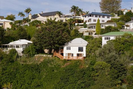 Photo of property in 5 Denholm Road, Hospital Hill, Napier, 4110