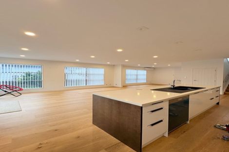 Photo of property in 7 Zara Court, Windsor Park, Auckland, 0632