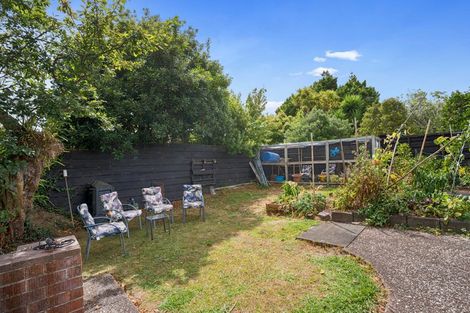 Photo of property in 15 Renata Crescent, Te Atatu Peninsula, Auckland, 0610