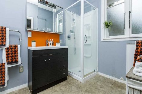 Photo of property in 78a Lake Road, Narrow Neck, Auckland, 0624