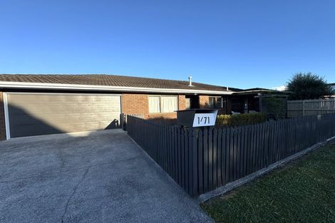 Photo of property in 1/71 Aviemore Drive, Highland Park, Auckland, 2010