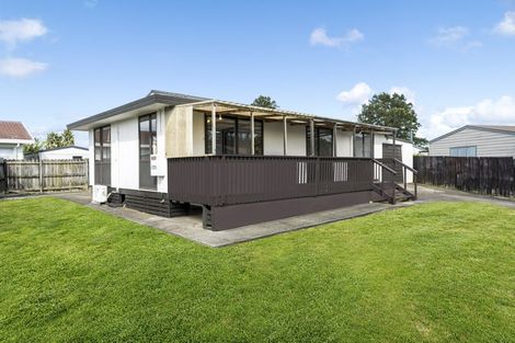 Photo of property in 11 Starforth Place, Henderson, Auckland, 0612