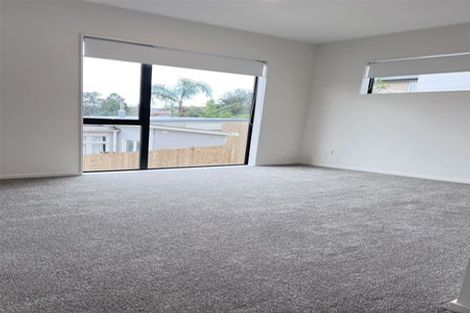 Photo of property in 8a Neptune Avenue, Beach Haven, Auckland, 0626