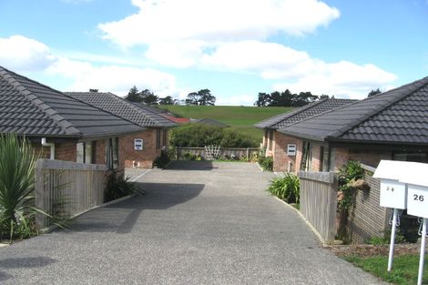 Photo of property in 24 Regents Park Place, Westgate, Auckland, 0614