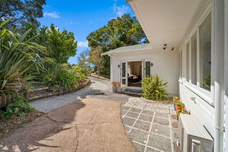 Photo of property in 27 Camelot Place, Glenfield, Auckland, 0629