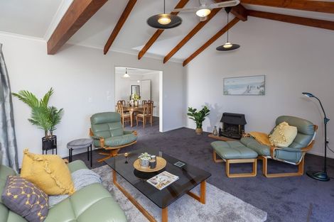 Photo of property in 83 Kakariki Grove, Waikanae, 5036