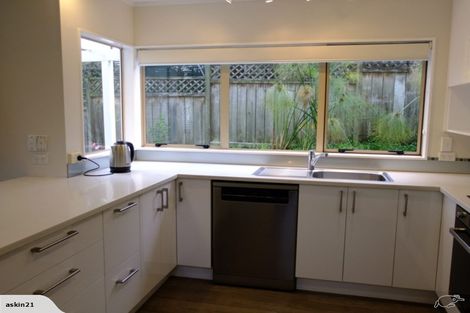 Photo of property in 21 Redfern Lane, Glenfield, Auckland, 0629