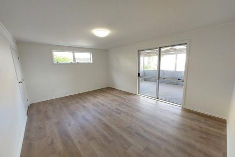 Photo of property in 2 Gallony Avenue, Massey, Auckland, 0614