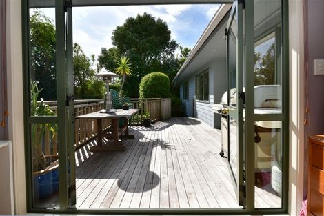 Photo of property in 33a Kia Ora Road, Beach Haven, Auckland, 0626