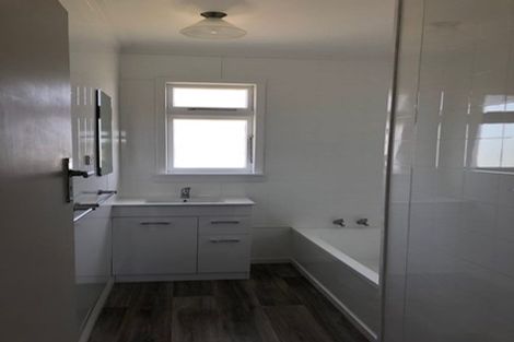 Photo of property in 185 Arapaepae Road, Levin, 5571