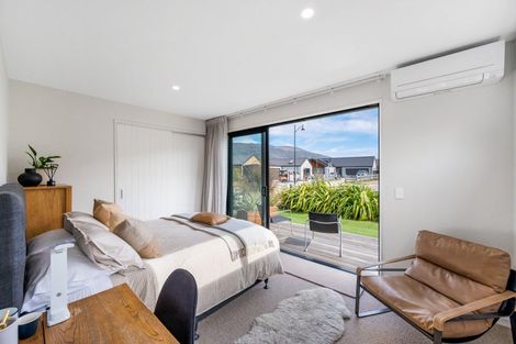 Photo of property in 5 Mcdonald Street, Wanaka, 9305