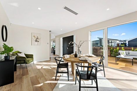 Photo of property in 6 Cara Avenue, Kumeu, 0810