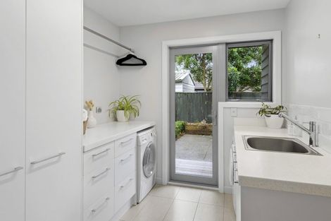 Photo of property in 1 Westall Lane, Avonhead, Christchurch, 8042