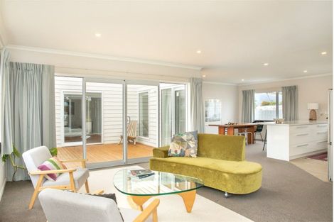 Photo of property in 9 Russell Street, Westport, 7825