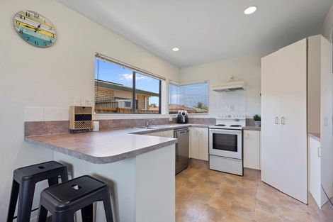 Photo of property in 65 Romana Crescent, Papamoa Beach, Papamoa, 3118
