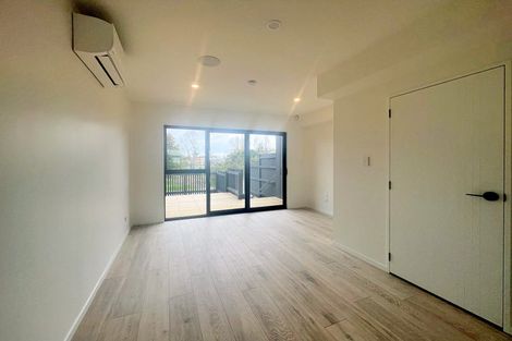 Photo of property in 2/13 Grove Lane, Pakuranga, Auckland, 2010