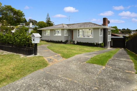 Photo of property in 22 Hatherlow Street, Glenfield, Auckland, 0629