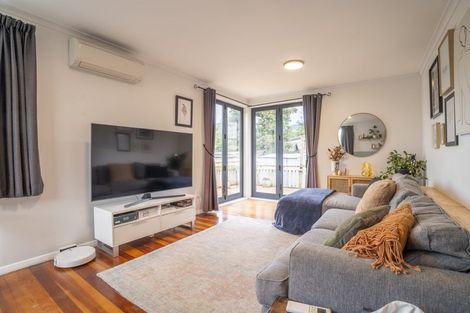Photo of property in 32 Davidson Crescent, Tawa, Wellington, 5028
