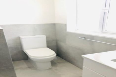 Photo of property in 9 Humphrey Kemp Avenue, Henderson, Auckland, 0612