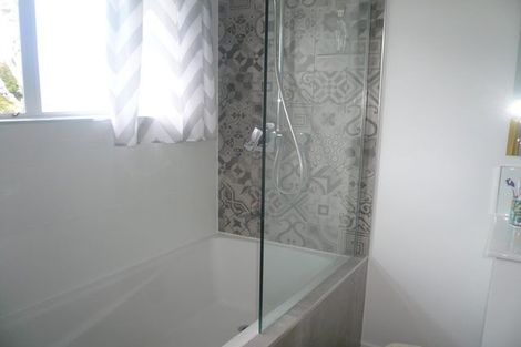 Photo of property in 9/133 Hutchinson Avenue, New Lynn, Auckland, 0600