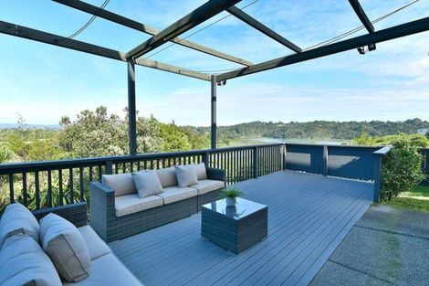 Photo of property in 80 Kittiwake Drive, Schnapper Rock, Auckland, 0632