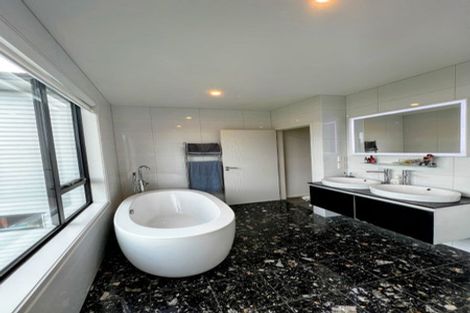 Photo of property in 8 The Track, Plimmerton, Porirua, 5026