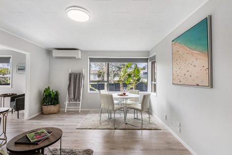Photo of property in 54 Sikkim Crescent, Clover Park, Auckland, 2019