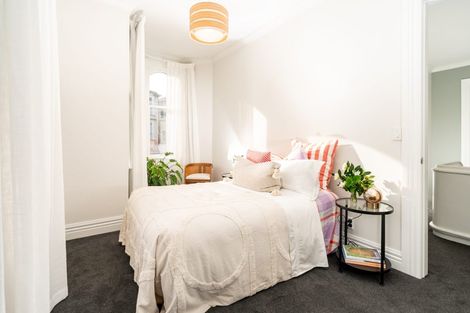 Photo of property in 18 Portland Crescent, Thorndon, Wellington, 6011