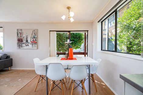 Photo of property in 84a/2 Avonleigh Road, Green Bay, Auckland, 0604