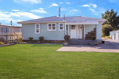 Photo of property in 4 Hamlet Street, Dannevirke, 4930