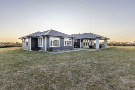 Photo of property in 33 Hartwell Drive, Kelvin Grove, Palmerston North, 4470